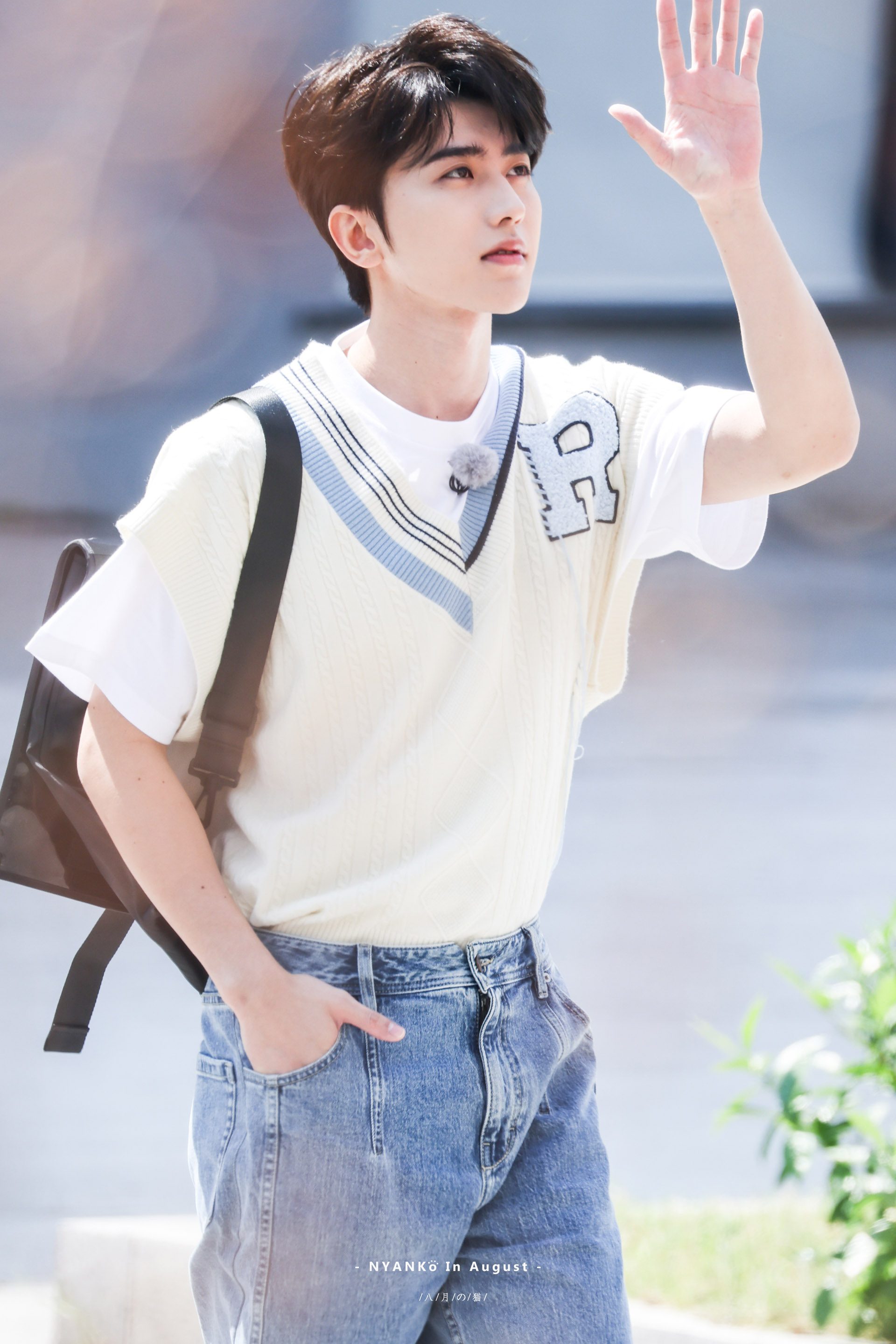 蔡徐坤跑男路透照